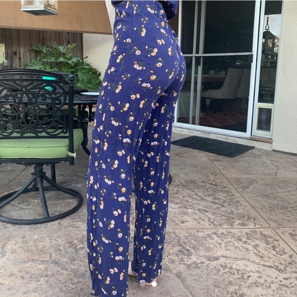 Floral jumpsuit - Picture 2 of 2